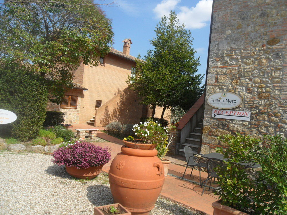 Fullino Nero Rta - Residenza Turistico Alberghiera 시에나 외부 사진