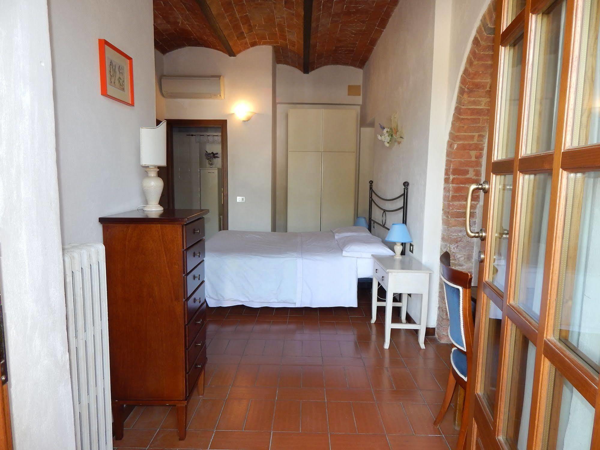 Fullino Nero Rta - Residenza Turistico Alberghiera 시에나 외부 사진